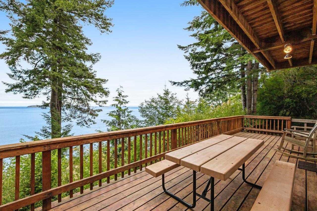 Pinecone Cabin Eastsound Экстерьер фото