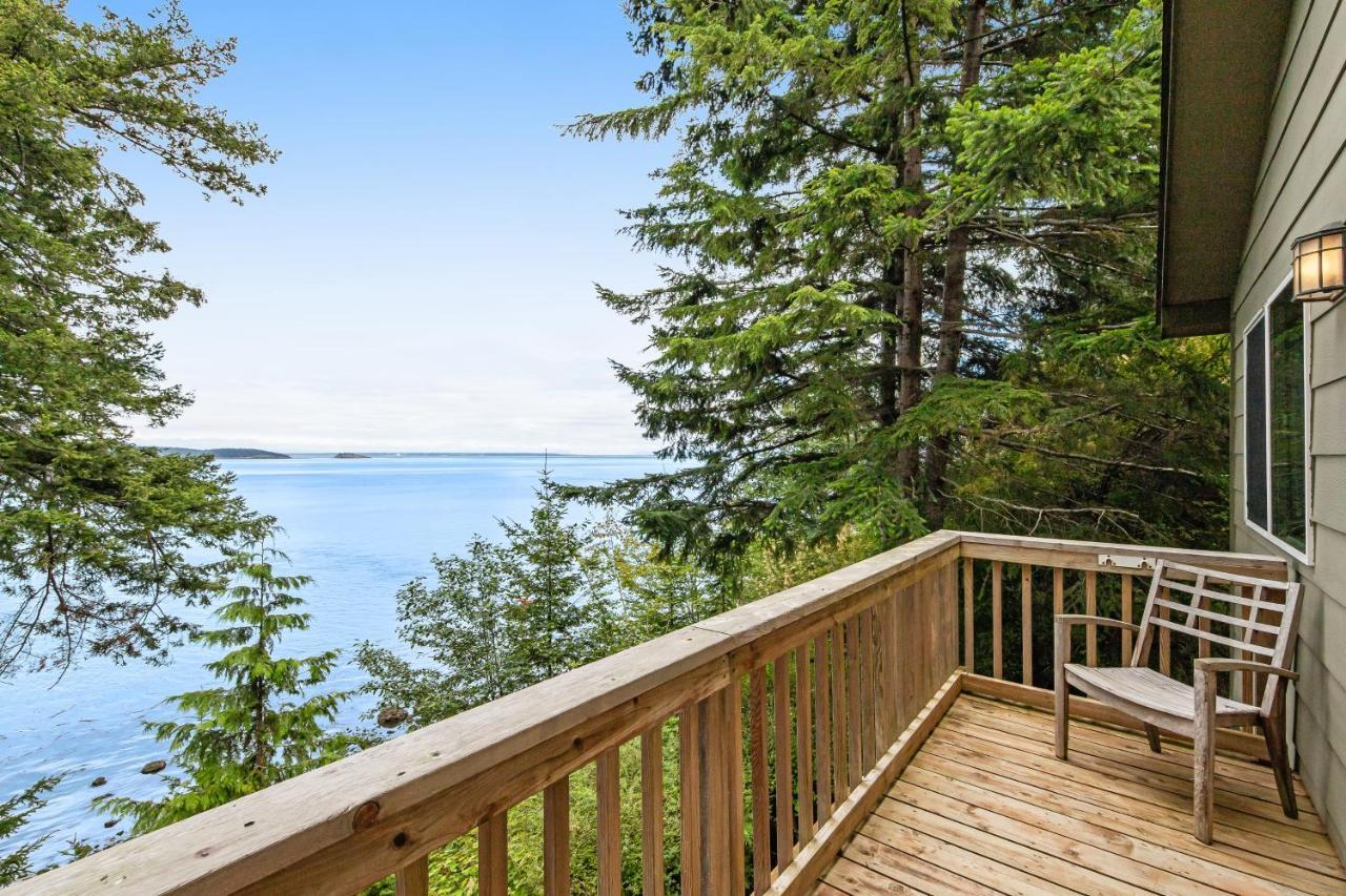 Pinecone Cabin Eastsound Экстерьер фото